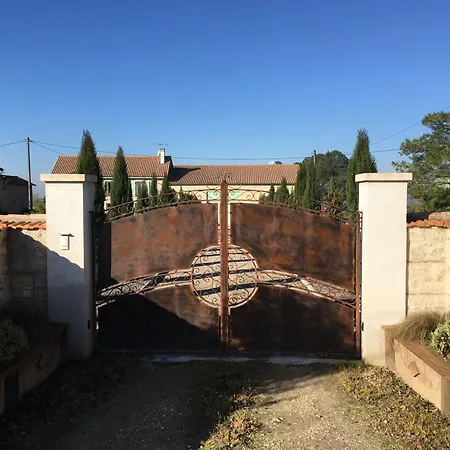 Le Coteau De Bazeille Sauna&detente Sas Penzion