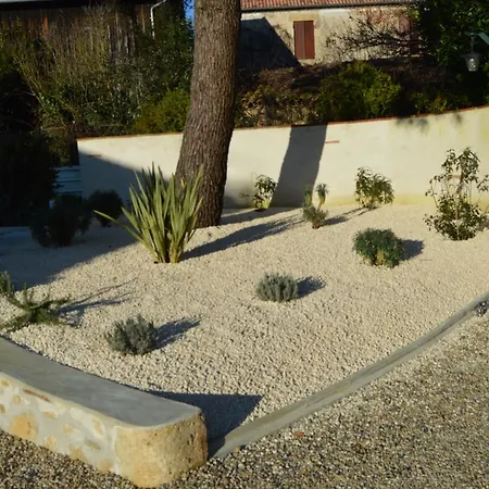 Le Coteau De Bazeille Sauna&detente Sas Guest house 5*