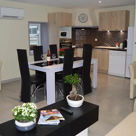Guest house Le Coteau De Bazeille Sauna&detente Sas Sainte-Bazeille