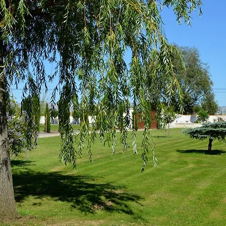 Penzion Le Coteau De Bazeille Sauna&detente Sas 5*