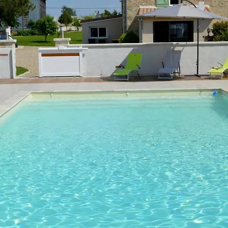Guest house Le Coteau De Bazeille Sauna&detente Sas 5*