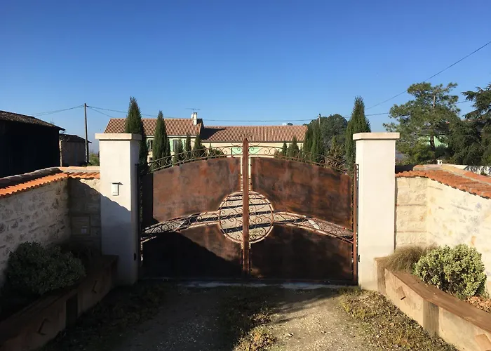 Le Coteau De Bazeille Sauna&detente Sas בית הארחה