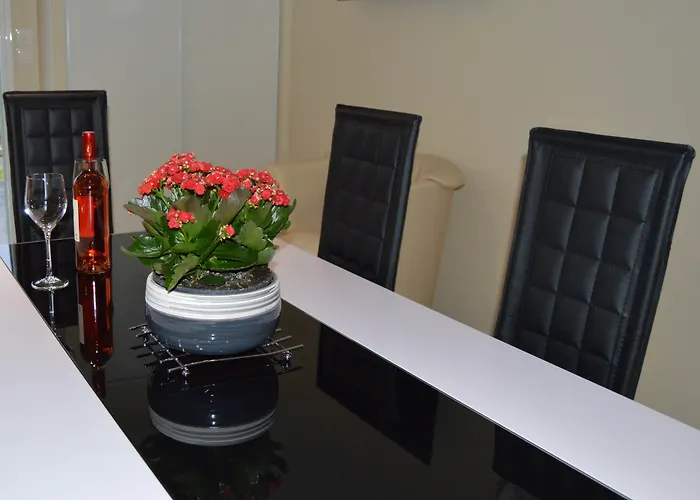 Le Coteau De Bazeille Sauna&detente Sas בית הארחה 5*