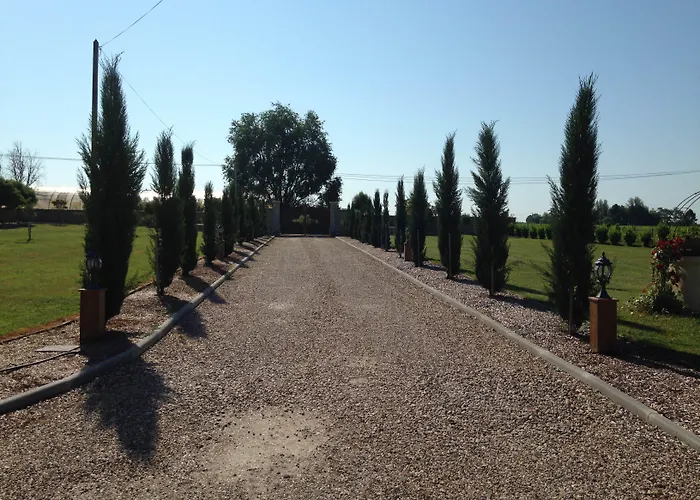 Le Coteau De Bazeille Sauna&detente Sas בית הארחה