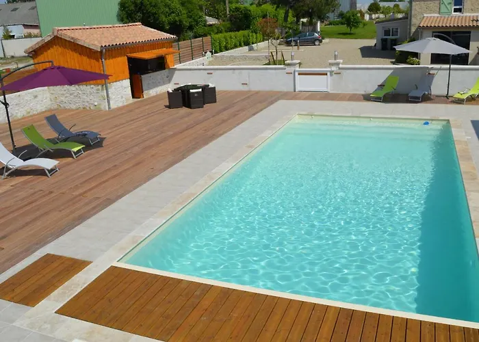 Le Coteau De Bazeille Sauna&detente Sas בית הארחה Sainte-Bazeille